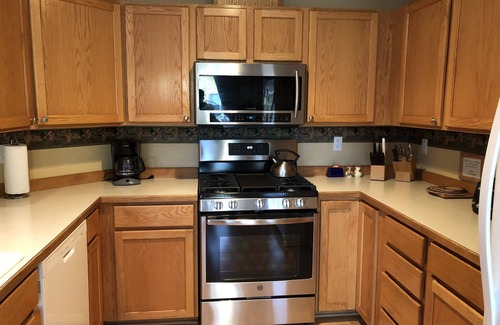 Southwest Bend Casa | Conveniente suroeste Bend, 5BR / 3BA Home zona de Old Mill District
