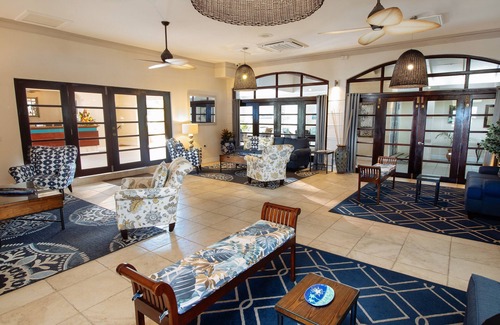 Charlotte Hotel | Convenient Stay! 2 Garden View Units with Free Parking & Breakfast, Outdoor Pool