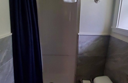 Gardiner Cabina | Convenient Stay! Free Parking Onsite,Heaven on Earth!