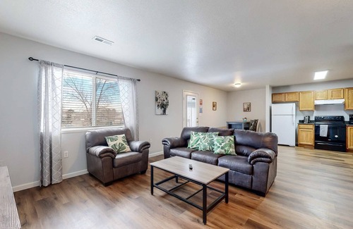Brighton Apartamento | Convenient Two King Near Everything Fun