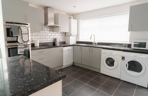 Birkenhead Casa | Convenient Wirral Retreat