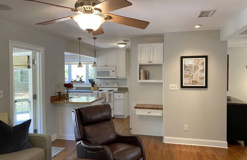Saint Simons Island Cabaña | Conveniently Located Cottage in a Residential Neighborhood! Pet Friendly!