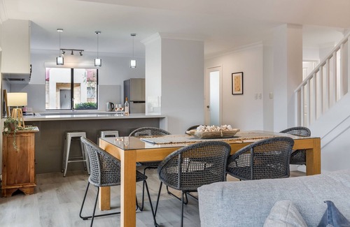 Dunsborough Villa | CONVENIENTLY LOCATED 250M (APPROX) TO THE EXQUISITE SHORES OF GEOGRAPHE BAY