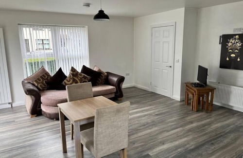 Londonderry Apartamento | Conveniently located, close to city and quiet area