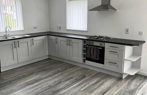 Londonderry Apartamento | Conveniently located, close to city and quiet area