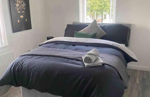 Londonderry Apartamento | Conveniently located, close to city and quiet area