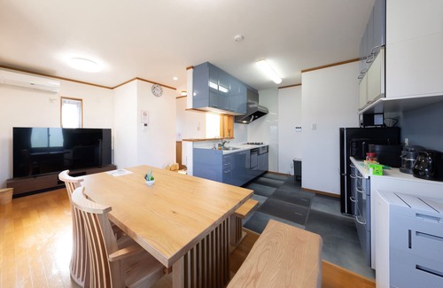 Ena Apartamento | Conveniently located in front of JR Ena Station! Tourism, business, and long-term stays are also available.