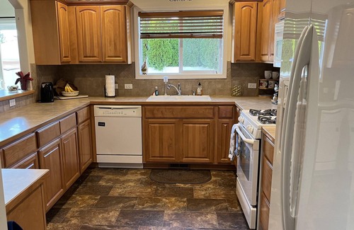 Coeur d'Alene Casa | Conveniently located, peaceful Hayden home