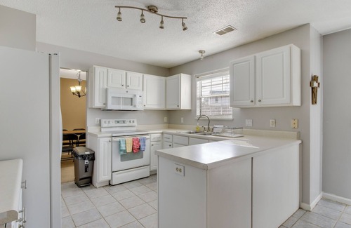 Huntcliff Casa | Conveniently Located Columbia Home w/ Deck & Yard!