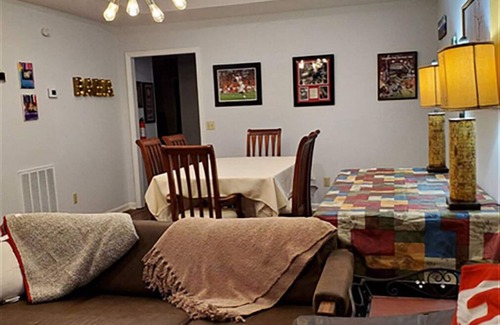 Tuscaloosa Casa | Conveniently Located 2B/2BA Very Close to University of Alabama Campus