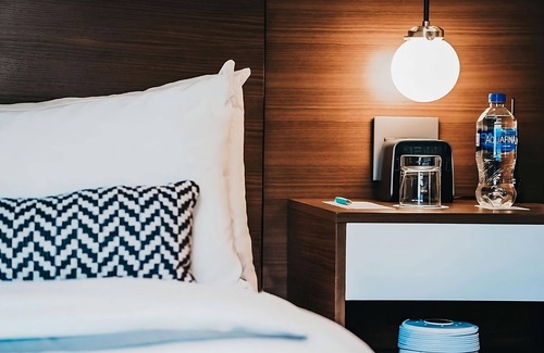 Downtown Minneapolis Hotel | Conveniently To Excellent Transportation! 3 Modern Units, Pet-friendly Property!