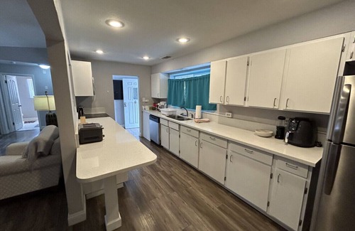 Beverly Green Casa | Convention/Airport Close 5beds 1 story Pets Pay