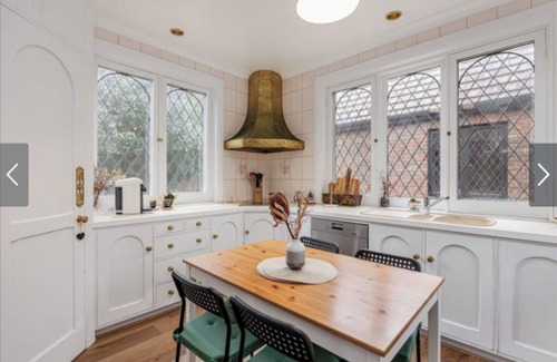 Hawthorn Casa | Conventional home to enjoy UnleyPark Lifestyle