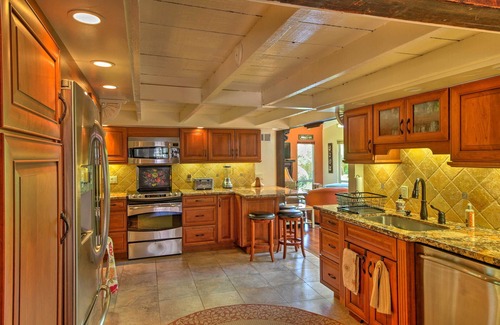 Graton Cabaña | Converted Barn in Sebastopol w/ Private Patio!