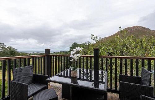 Dwygyfylchi Casa | Converted Chapel, Stunning Sea & Mountain Views!