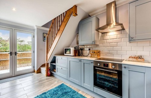 Hammerpot Casa | Converted Flint Clad Barn nestled in the heart of the South Downs National Park