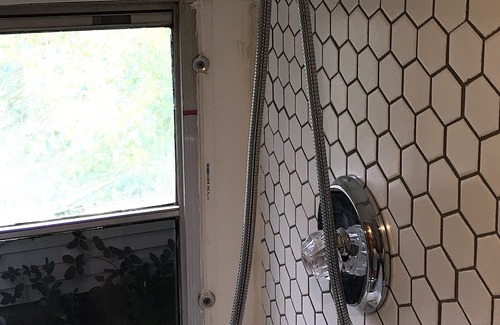 Central Oregon Casa | Converted School bus - unique suburban glamping