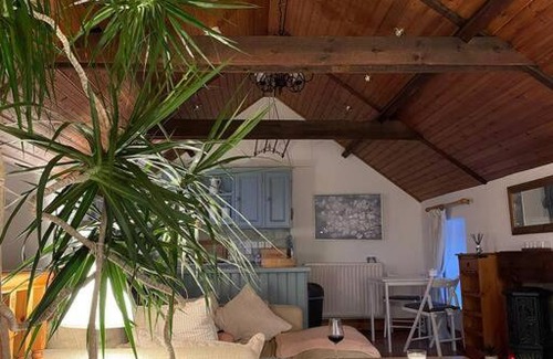 Coleraine Apartamento | Converted Victorian Coach House on the North Coast