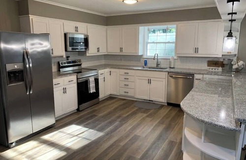 Conway Casa | Conway White House: Sleeps 18, Game Room, Pool