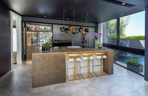 Cooden Casa | Cooden Beach: 4BD Retreat with Pool and Cinema