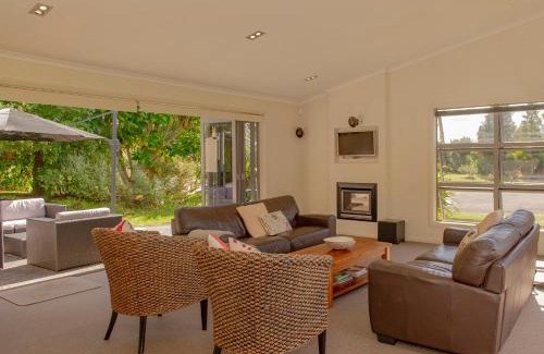 Cooks Beach Casa | Cooks Getaway - Cooks Beach Holiday Home
