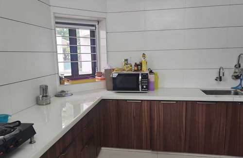 Vadodara Apartamento | Cool 2-bedroom apartment with AC in vibrant Vadodara
