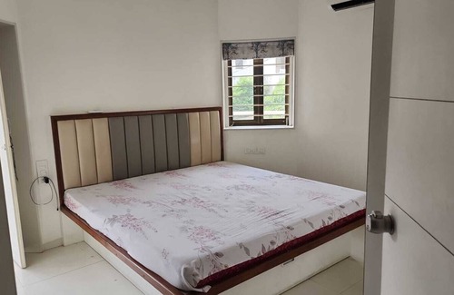 Vadodara Apartamento | Cool 2-bedroom apartment with AC in vibrant Vadodara