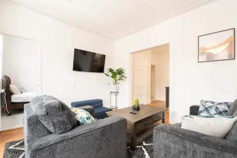 West New York Apartamento | Cool 3 BR for U Near Manhattan View, 15 Min to NYC