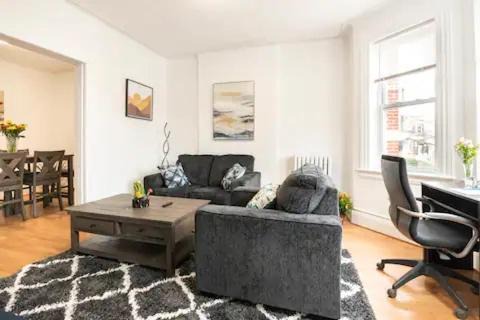 West New York Apartamento | Cool 3 BR for U Near Manhattan View, 15 Min to NYC