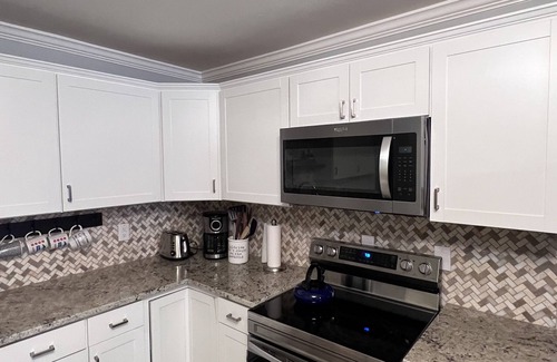 Monroe Casa | Cool and Calm 4bd 4ba close to all amenities in the city,