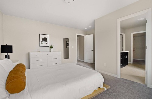 North Creek Casa | Cool Bothell 4BR w/ W/D, nr Green Spaces, Dining & Shops, by Blueground