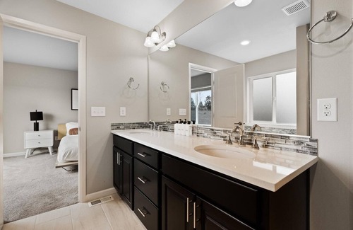 North Creek Casa | Cool Bothell 4BR w/ W/D, nr Green Spaces, Dining & Shops, by Blueground