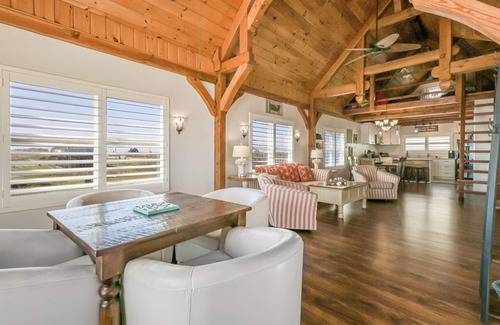 Port Bolivar Casa | Cool Breeze - 2 Bedroom, 2 Bath, Sleeps 10 - Beach front!