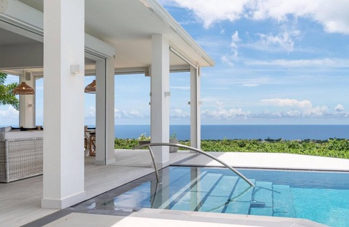 Deanes Casa | Cool Breeze by Blue Sky Luxury
