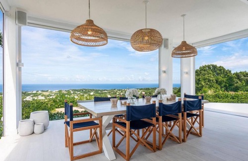 Deanes Casa | Cool Breeze by Blue Sky Luxury