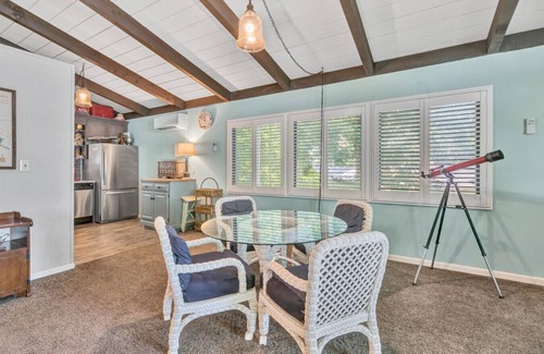 North Shore Casa | Cool Breeze Cottage - Firepit / Easy access to dock / Water Toys