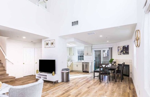 El Monte Casa | Cool Breeze on Deana