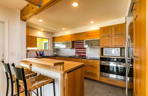 Jamaica Beach Casa | COOL BREEZE WATERFRONT CANAL Located in Jamaica Beach Community. Sleeps 8.