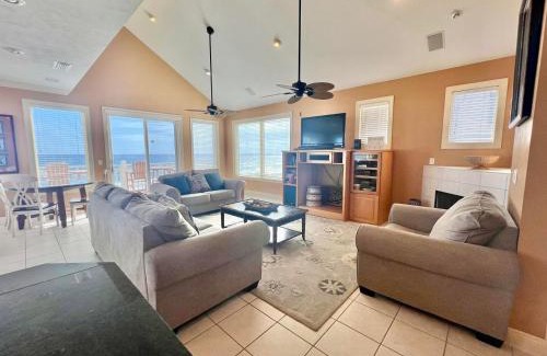 East End Casa | Cool Change- Sunset Beach- Beachfront- Pet-Friendly
