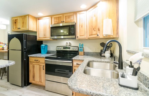 Bellefonte Casa | COOL CREEK COTTAGE: PSU Spring Creek Waterfront Oasis with Hot Tub