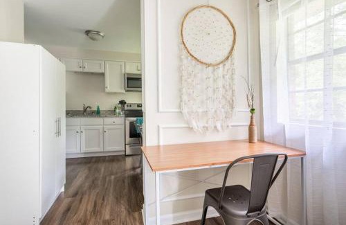 Durham Apartamento | *Cool Crib * King Bed * Long Term Stays * Duke*