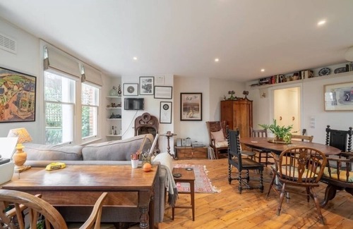 Dalgarno Apartamento | Cool en-suite double in fun Kensal Green, great transport options.