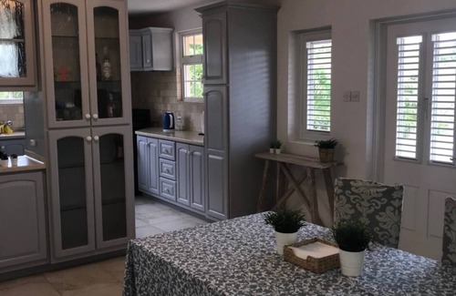 West Coast Apartamento | Cool, fresh and clean 2 bed apt