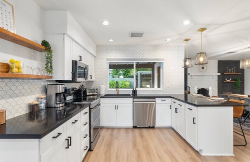La Paz At Desert Springs Casa | Cool off in the pool! Minutes to golf and Kierland. Sleeps 12