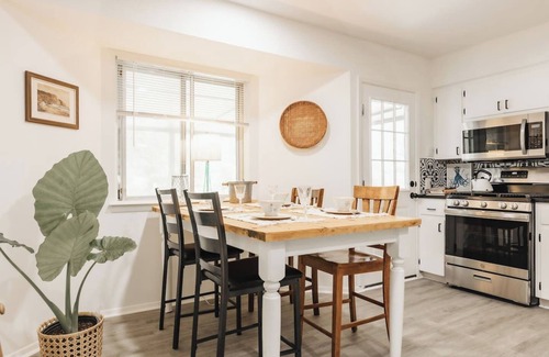 East Congress Casa | Cool@Pool,Eats&Shop@SoCO