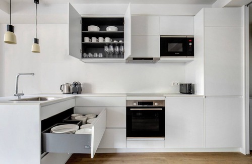 Sarria Apartamento | Cool Sarrià 3BR w/ Doorman, Newly Renovated, by Blueground