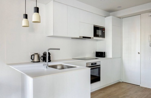 Sarria Apartamento | Cool Sarrià 3BR w/ Doorman, Newly Renovated, by Blueground