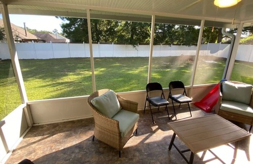 Pooler Casa | Cooler in Pooler on Outskirts of Historic Savannah