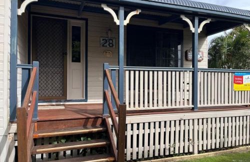 Rainbow Beach Casa | Cooloola Cottage Rainbow Beach