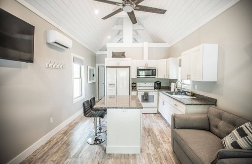 Mountain Home Casa | Coop's Coop: una cabaña de estudio recientemente renovada